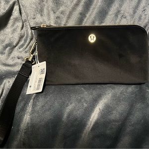 NWT Lululemon Curved Wristlet Black Velour